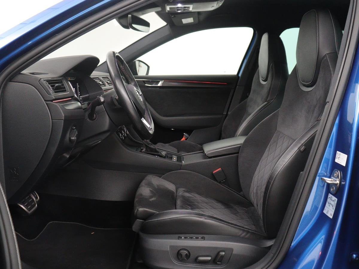 Skoda Superb Combi 1.5 TSI ACT Sportline Business | Leder/al, Auto's, 4 cilinders, 150 pk, Blauw, Alcantara
