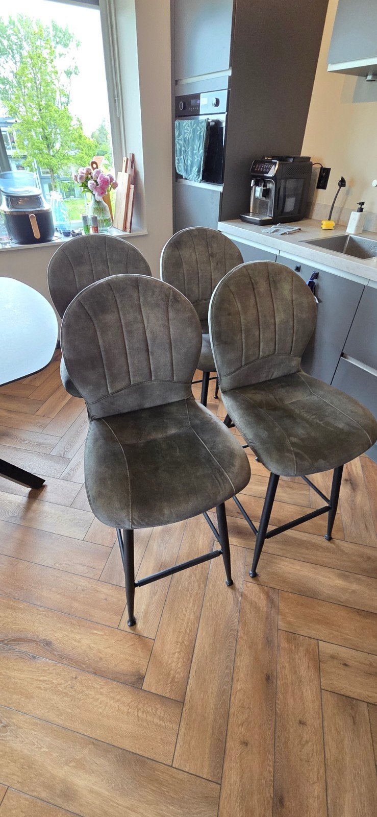 Set van 4 moderne barkrukken - Grijs/groen, Ophalen of Verzenden, Zo goed als nieuw, 90 cm of meer, Metaal