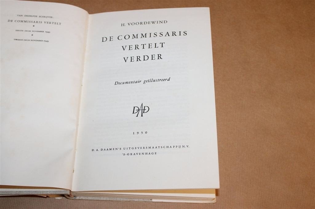 De Commissaris Vertelt Verder — Politie Amsterdam 1950, Ophalen of Verzenden, Gelezen, Nederland