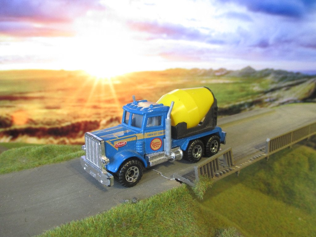 Peterbilt Cement Mixer Matchbox MB19 1985-88 blauw i.z.g.st., Hobby en Vrije tijd, Modelauto's | Overige schalen, Ophalen of Verzenden