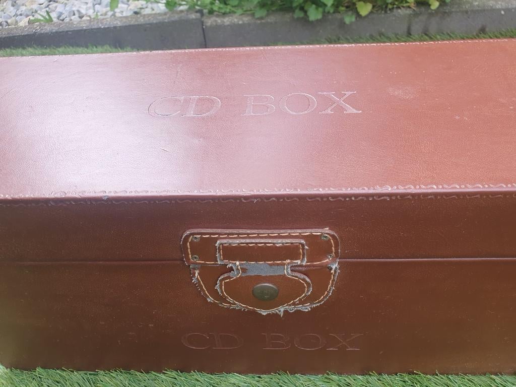 Industriële Leren CD Box - Vintage Stijl, Overige materialen, Gebruikt, Ophalen of Verzenden, 25 tot 75 discs