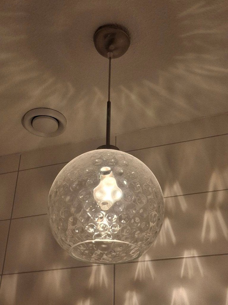 Stijlvolle glazen hanglamp van De Bijenkorf, Huis en Inrichting, Ophalen of Verzenden, Zo goed als nieuw, Glas