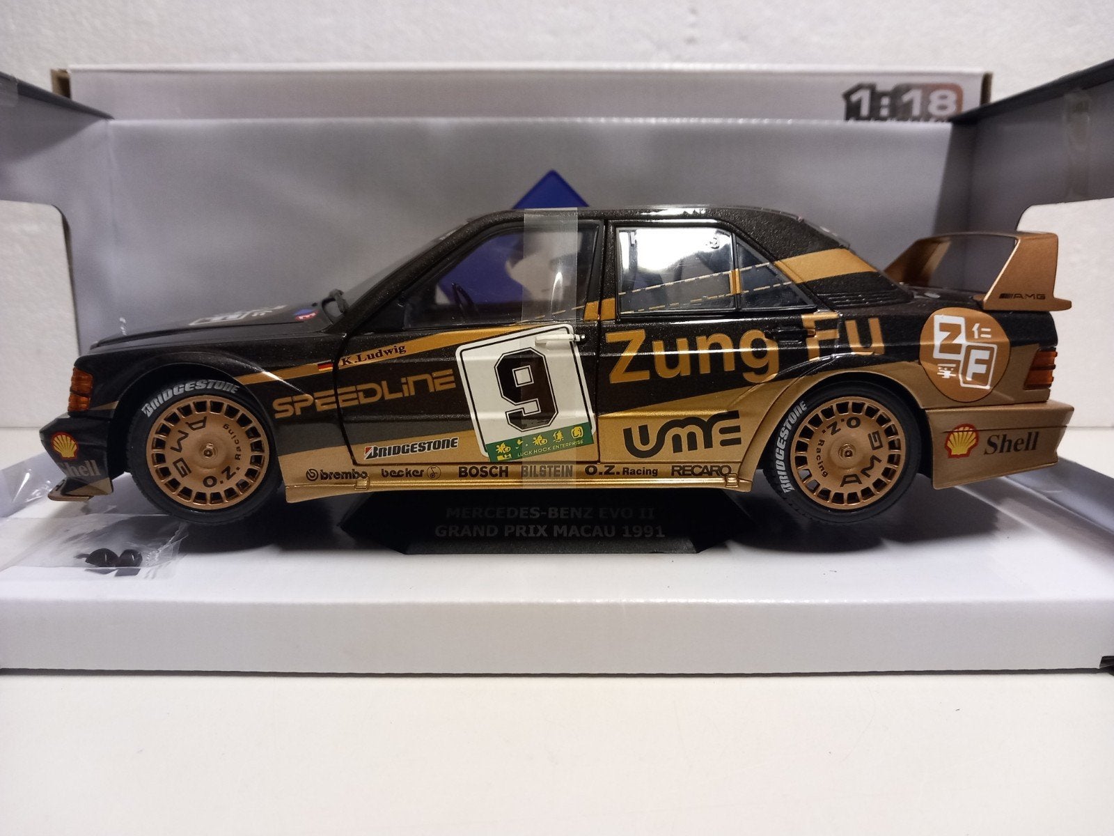 Mercedes Benz 190 E Evo 2 zwart/goud Solido 1:18 KRD, Ophalen of Verzenden, Zo goed als nieuw, Auto, Solido