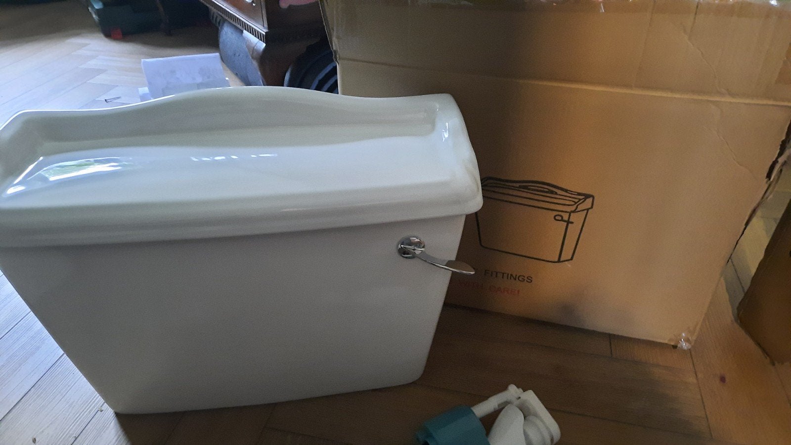 Stortbak keramiek met spoelhendel. NIEUW in doos, Doe-het-zelf en Verbouw, Ophalen of Verzenden, Nieuw, Toilet