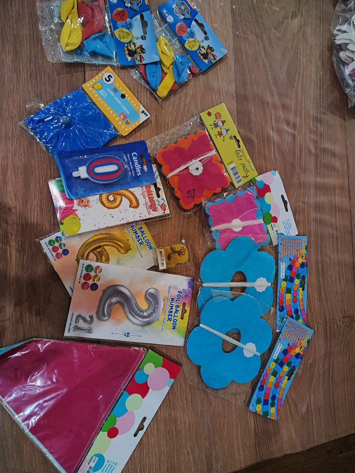 Feestartikelen en versiering voor verjaardag of feest, Hobby en Vrije tijd, Feestartikelen, Ophalen of Verzenden, Zo goed als nieuw