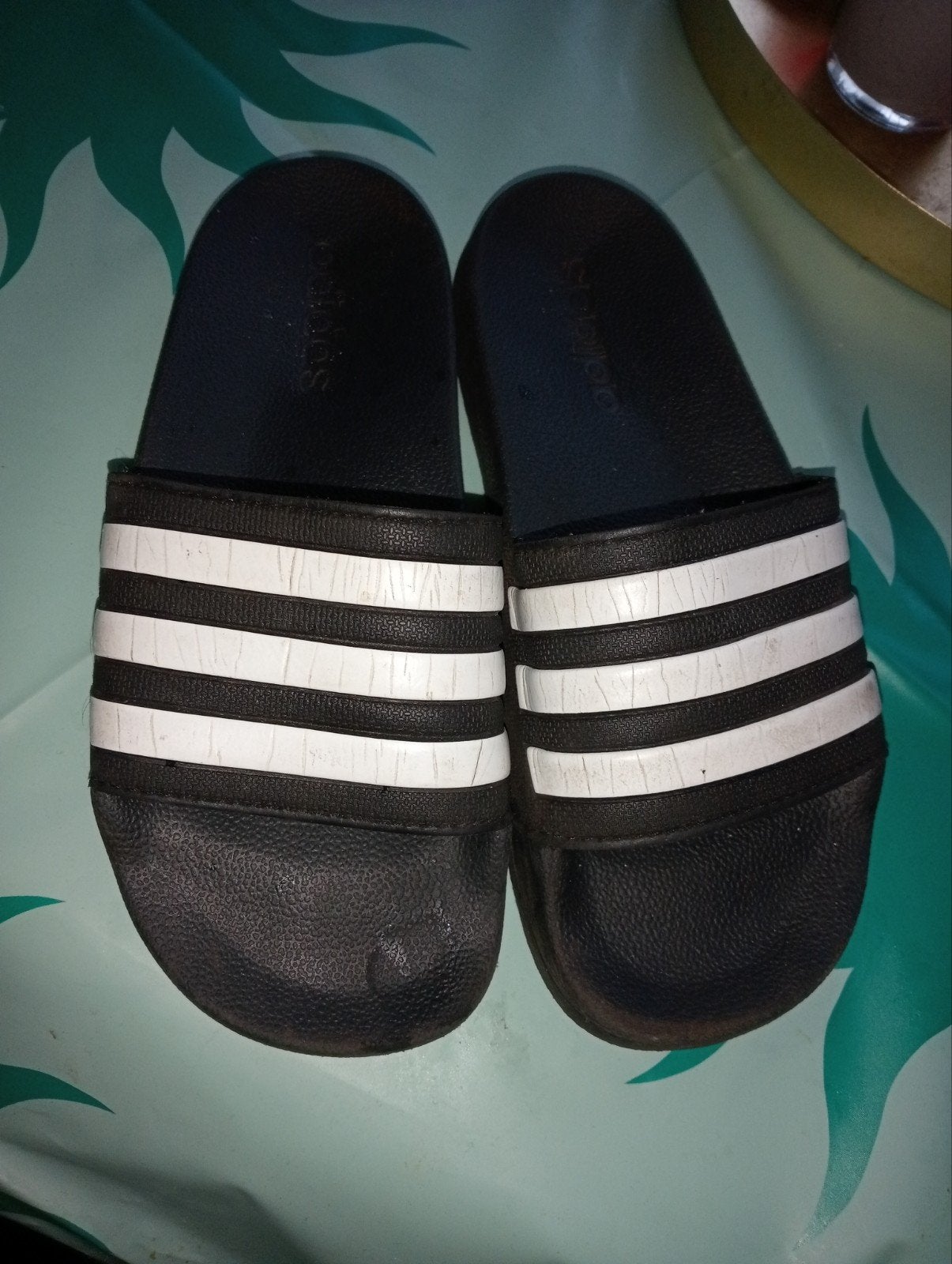 Adidas Adilette slippers - Zwart met witte strepen maat 35, Ophalen of Verzenden, Jongen of Meisje