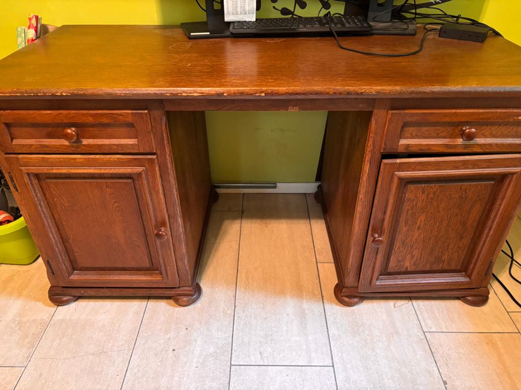 Houten bureau, Ophalen