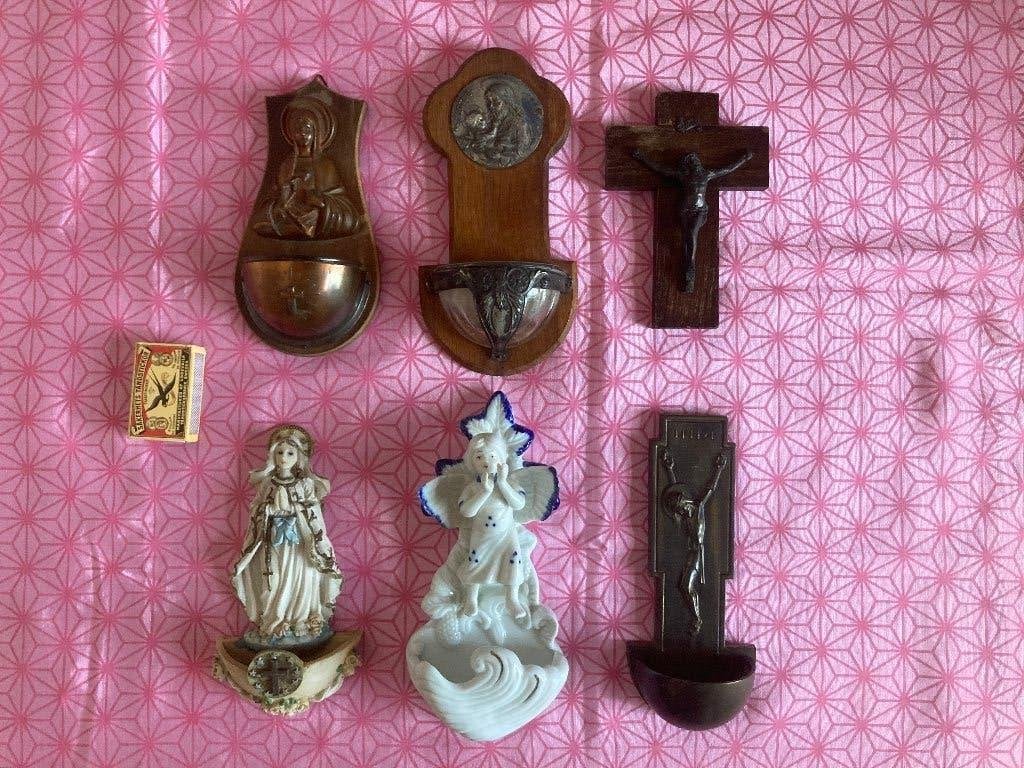 Zes wijwaterbakjes weesgegroetjes heilig water doopwater, Antiek en Kunst, Antiek | Religie, Ophalen of Verzenden