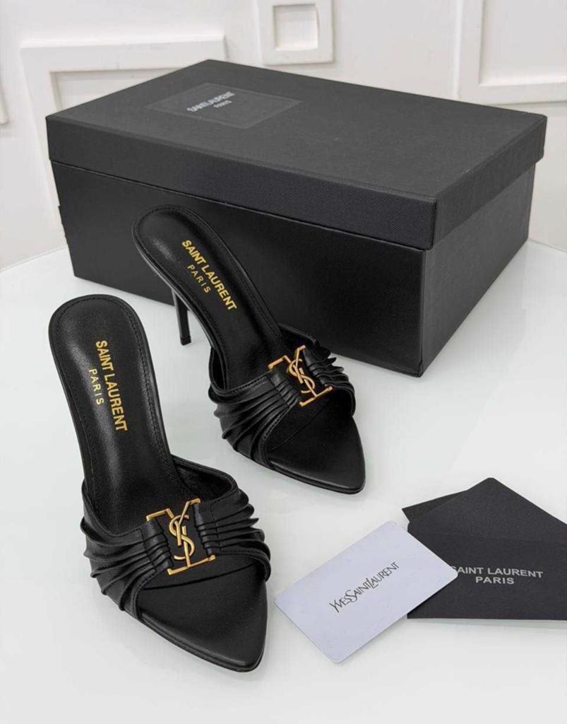 Nieuwe Saint Laurent hakken maat 39 met doos en tas, Kleding | Dames, Schoenen, Ophalen of Verzenden, Nieuw, Zwart, Pumps