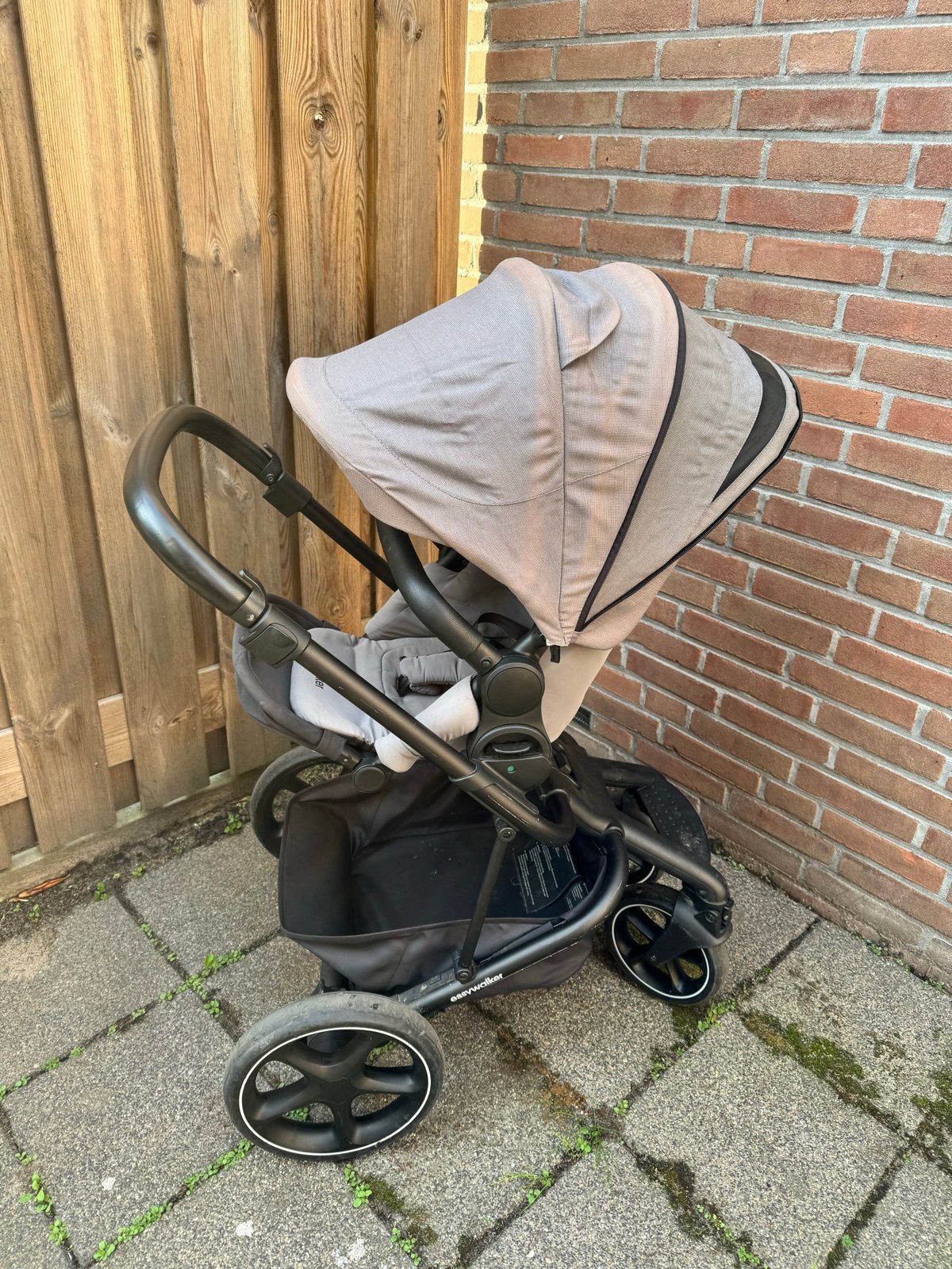 Easywalker Harvey kinderwagen Grey, Gebruikt, Combiwagen, Met reiswieg, Ophalen