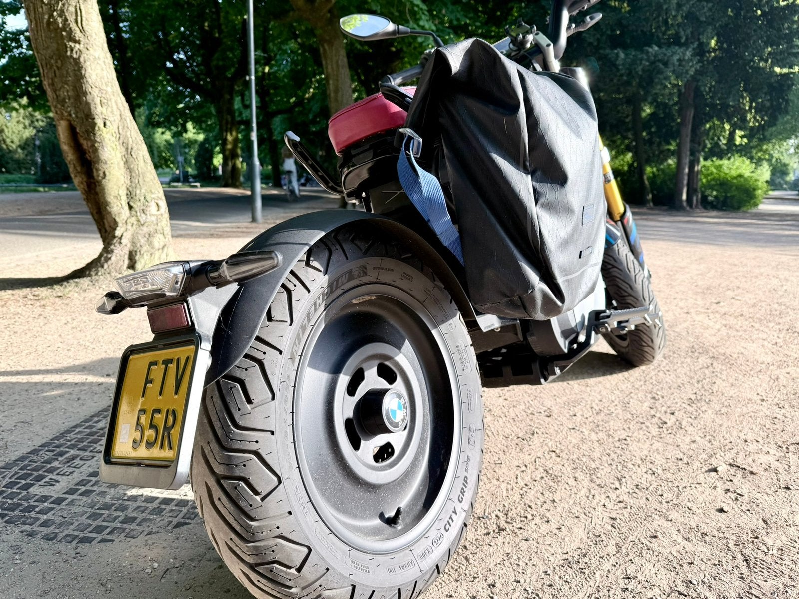 BMW CE02, dubbele accu en extra's, Fietsen en Brommers, Ophalen, Zo goed als nieuw, Elektrisch
