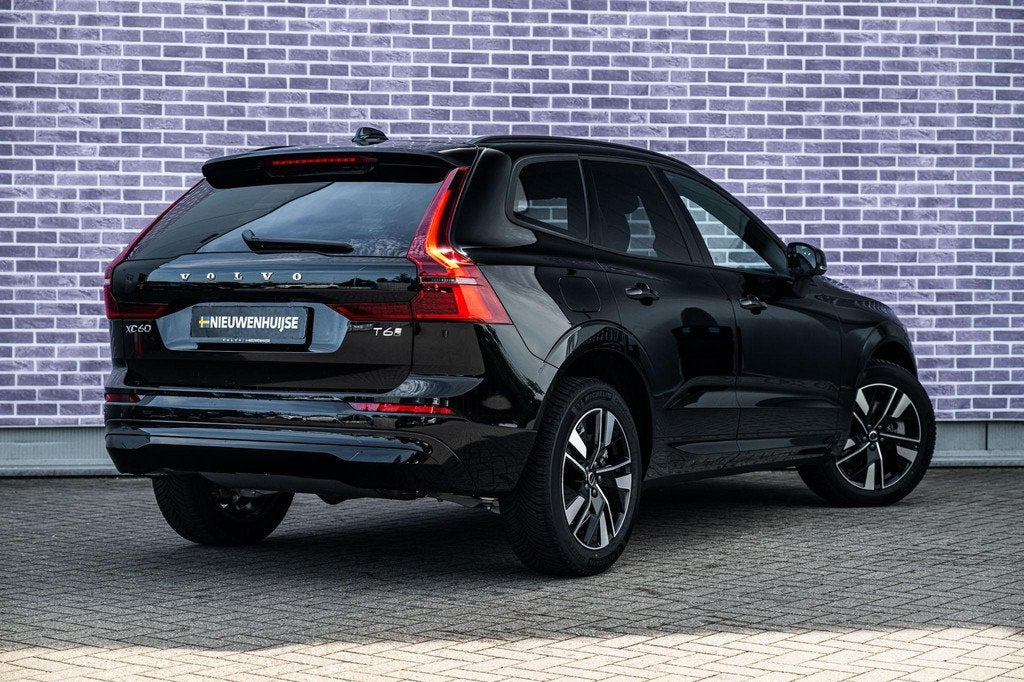 Volvo XC60 T6 Plug-in hybrid AWD Essential | Gratis Trekhaak, Auto's, Automaat, 12 maanden, Gebruikt, 4 cilinders