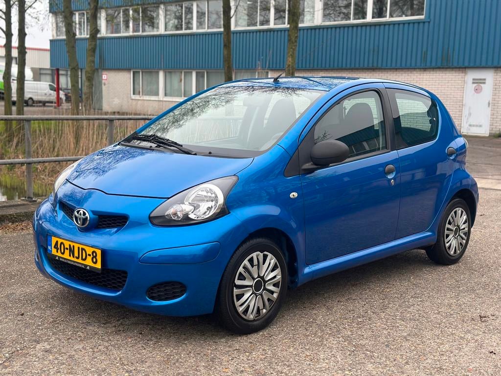 Toyota Aygo 1.0-12V Access Airco! NAP! 5 deurs! Apk!, Voorwielaandrijving, Gebruikt, Startonderbreker, 68 pk