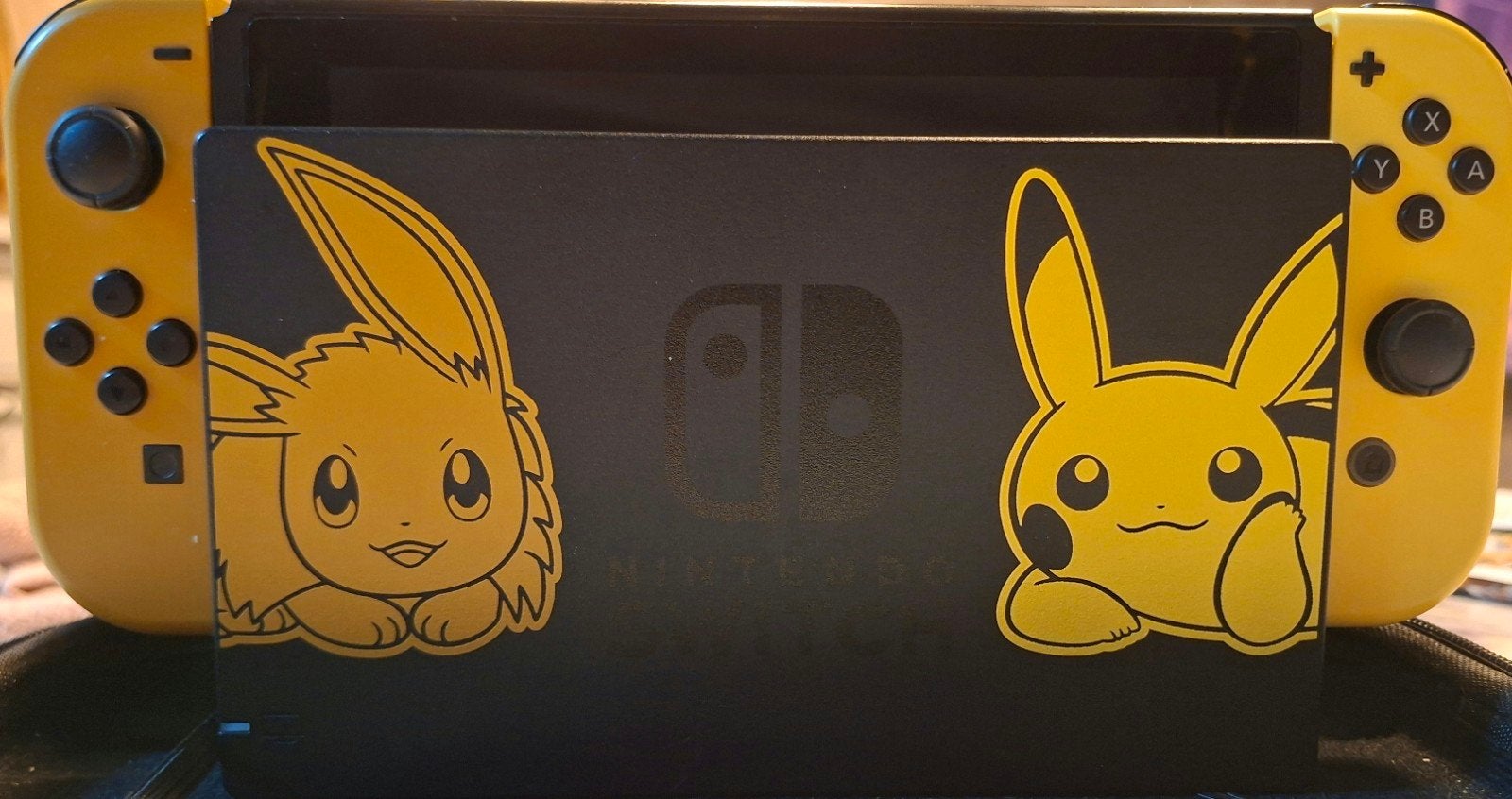 Pokemon Nintendo Switch Pokémon Let's Go Pikachu en Eevee, Ophalen, Gebruikt, Met 2 controllers, Switch Original