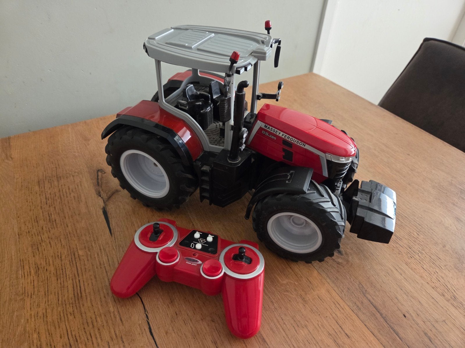 Bruder trekker 1:16 bestuurbaar met aanhanger en mestrijder, Hobby en Vrije tijd, Modelauto's | 1:32, Zo goed als nieuw, Tractor of Landbouw