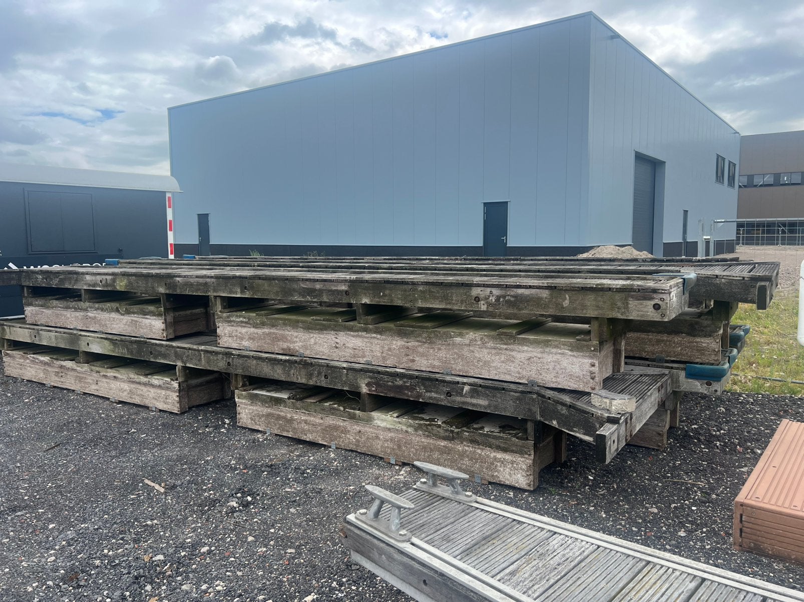 Vingerpieren 7,0m1 x 0,7 vrijboord 50cm nog 6 stuks besch., Ophalen of Verzenden, Gebruikt, Overige typen