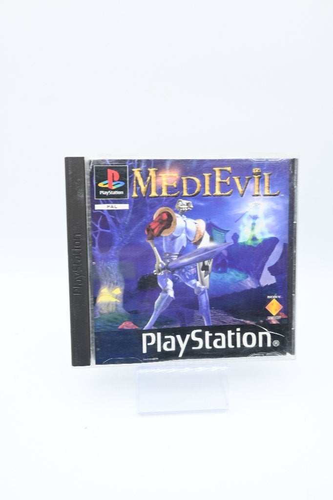 MediEvil PS1 - Scheur in doosje, verder in orde