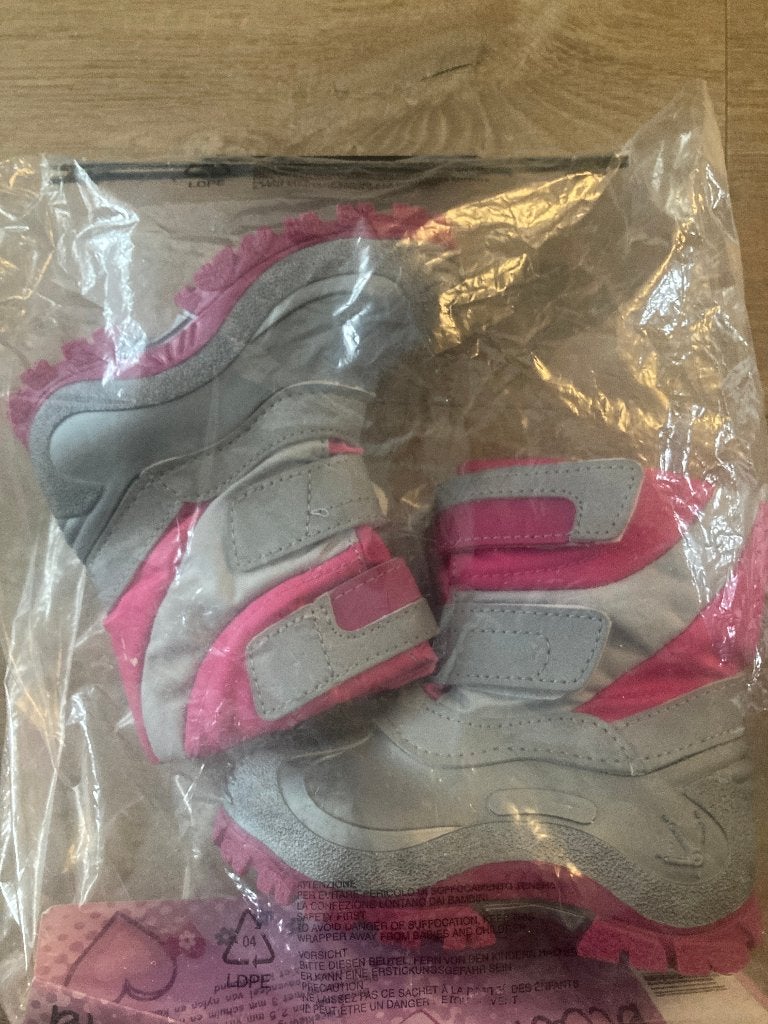 Sneeuwlaarsjes maat 23, roze, Kleding | Dames, Onbekend., Ophalen of Verzenden, Roze, Sneakers of Gympen