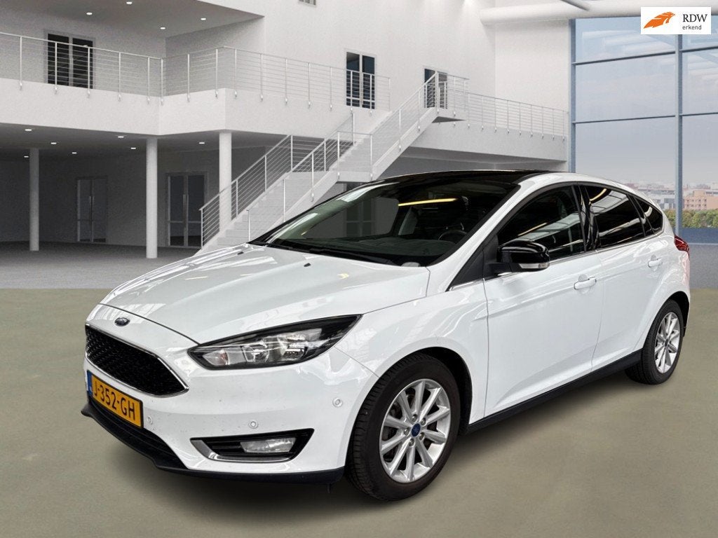 Ford Focus 1.0 Titanium|6BAK|NAVI|LED|CAMERA|PARKPILOT|, Auto's, 125 pk, Gebruikt, Euro 6, Wit