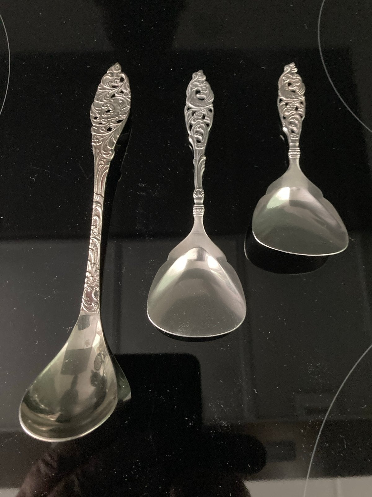 Drie oude verzilverde lepeltjes met sierlijk handvat, Antiek en Kunst, Ophalen of Verzenden