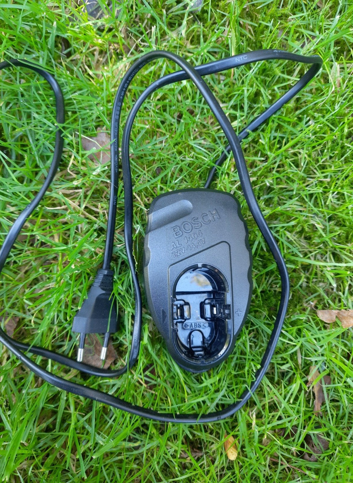 Bosch AL 1404 Snellader 7.2V - 14.4V, Ophalen of Verzenden, Zo goed als nieuw