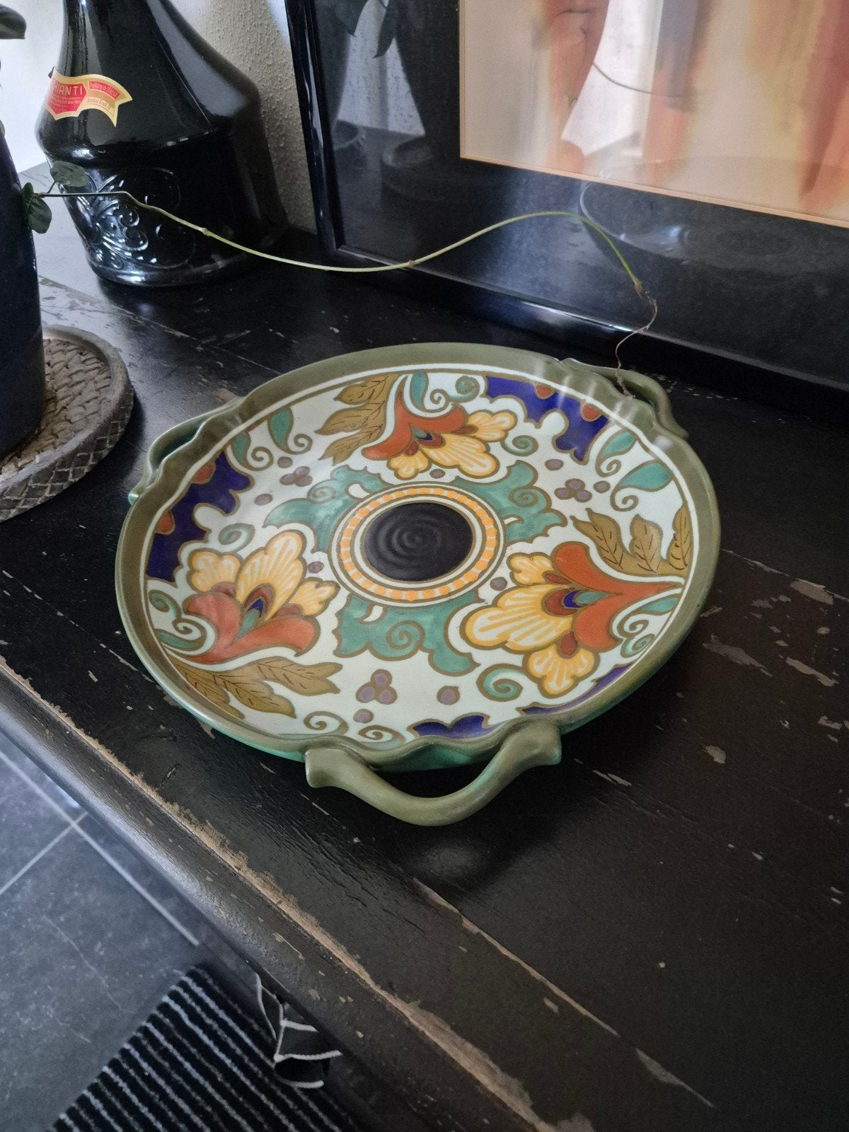 vintage schaal met bloemmotief, gemerkt Plateel Hol, Ophalen of Verzenden