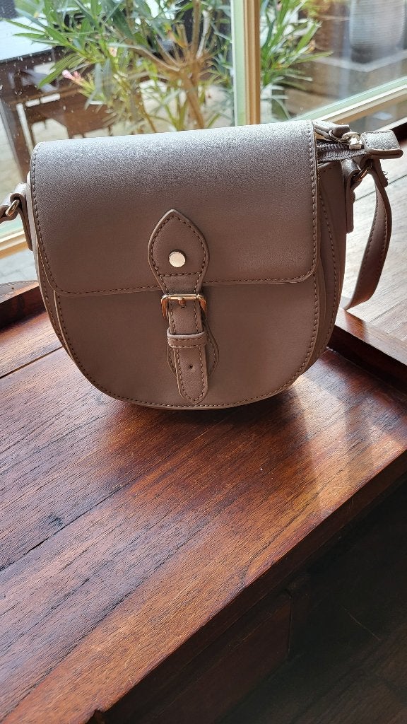 Crossbody tas klein, Ophalen of Verzenden, Zo goed als nieuw, Beige, Schoudertasje