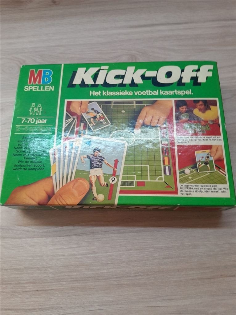 Kick-Off het klassieke voetbal kaartspel - s3741, Verzenden, Zo goed als nieuw
