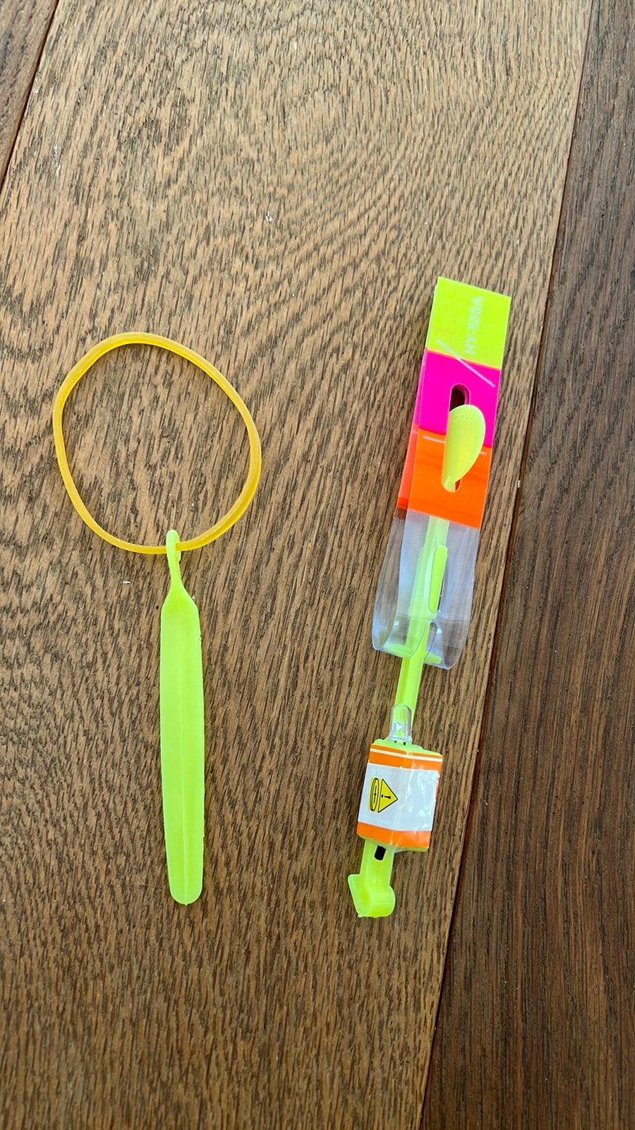 Vliegende pijl / helikopter / elastisch katapult met lampje, Ophalen of Verzenden, Nieuw