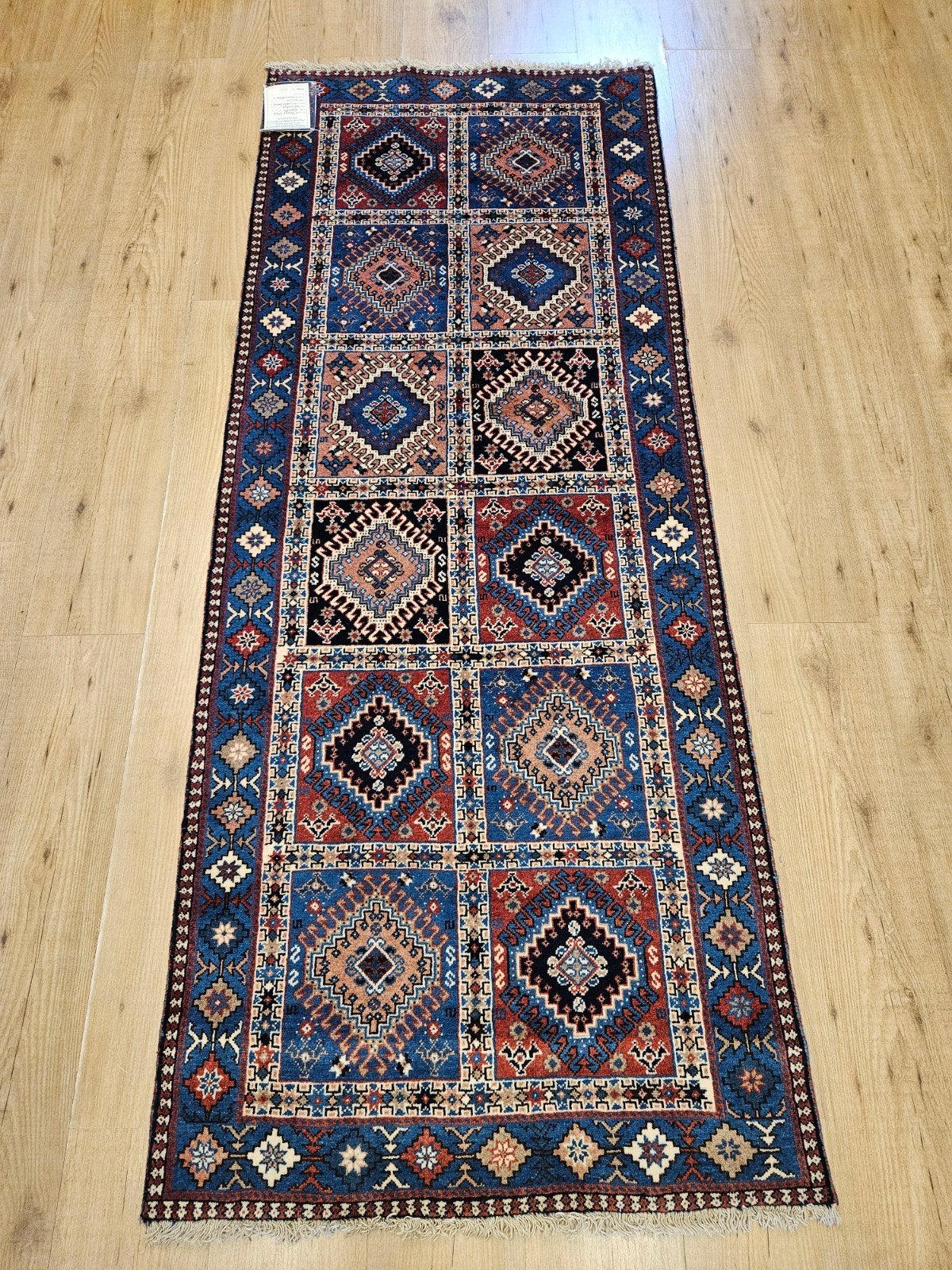 Handgeknoopt perzisch loper yalameh 216x84
Nieuw, Info@SlatsAntiek.nl, Perzisch, Vof Slats Antiek, Crème