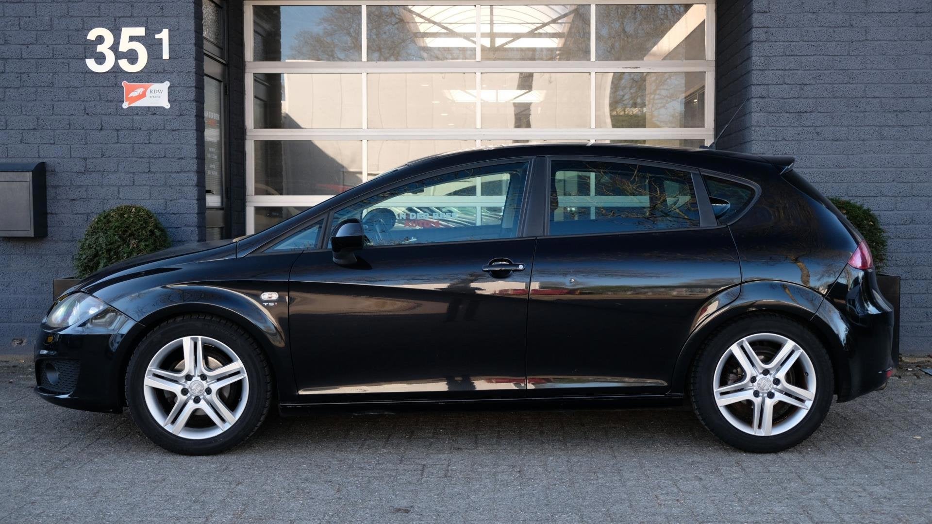 Seat Leon 1.2 TSI Ecomotive Businessline MOTOR TIKT|EXPORT O, Voorwielaandrijving, Euro 5, Gebruikt, Zwart