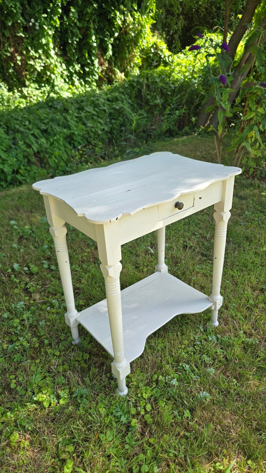 Brocante bijzettafel met gedraaide poten en lade, Ophalen