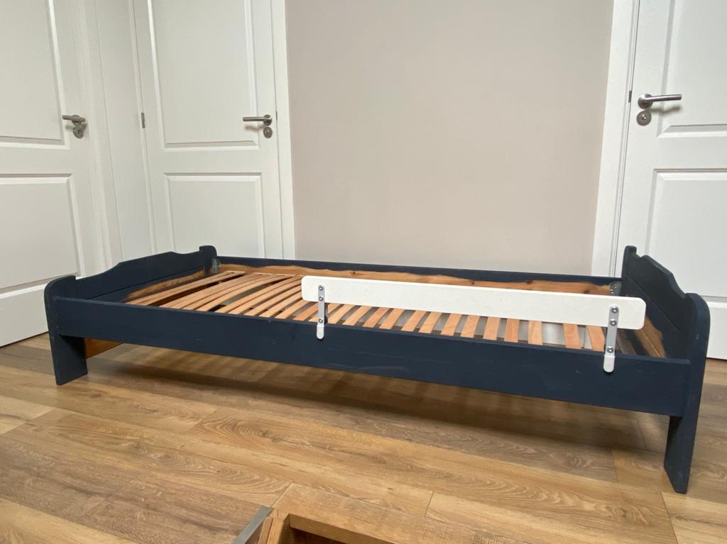 Kinderbed 200x90 met lattenbodem en uitvalbeveiliging, Ophalen, 85 tot 100 cm, Gebruikt, Lattenbodem