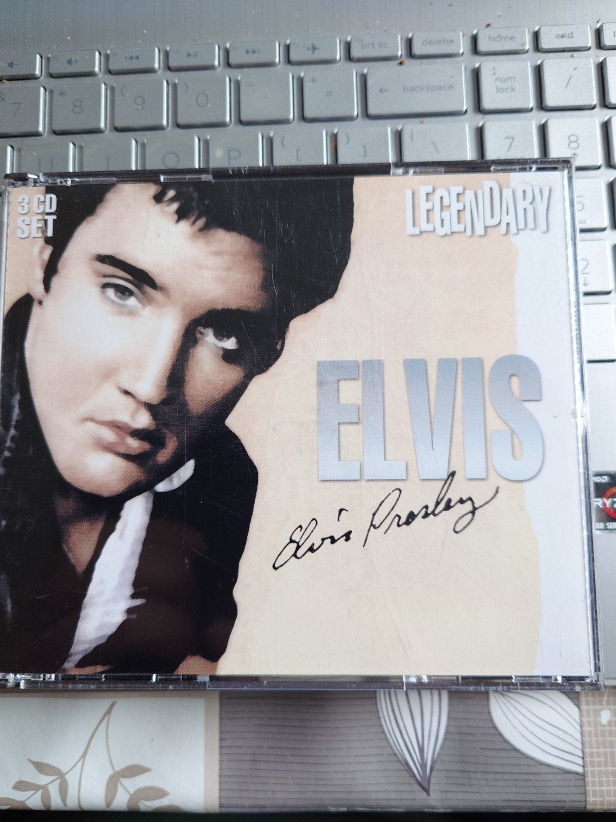 Legendary Elvis Presley 3 CD Set, Pop, Ophalen of Verzenden, Zo goed als nieuw, Verzamelalbum