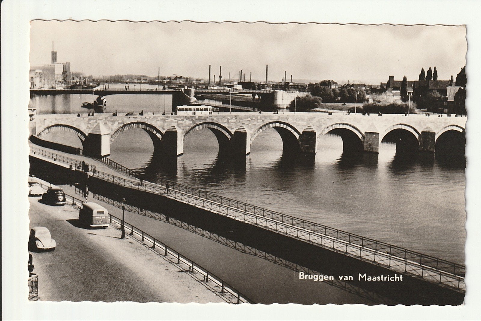 MAASTRICHT BRUGGEN OVER MAAS VW BUS, KEVER VOLVO VERHEUL BUS, Ophalen of Verzenden, 1960 tot 1980, Ongelopen, Limburg