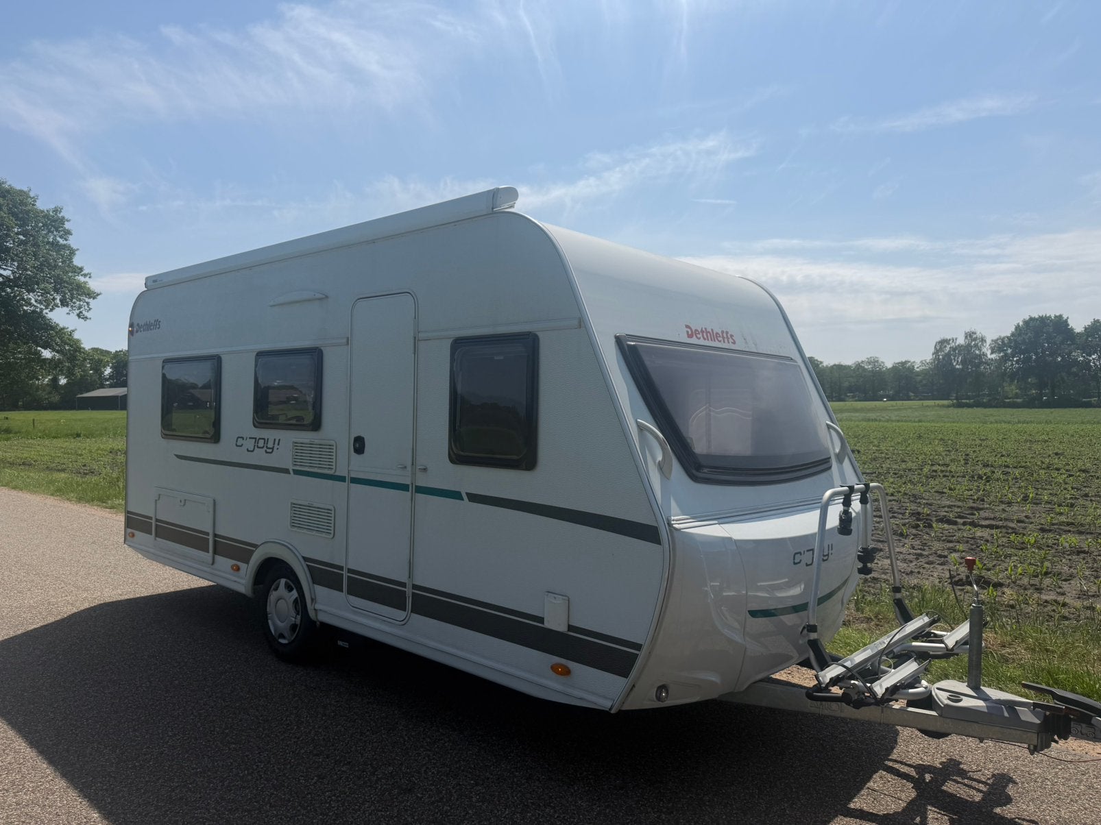 Dethleffs C’Joy 460 LE (2017) – Zeer netjes + mover + luifel, Caravans en Kamperen, Caravans, Particulier, tot en met 4, 750 - 1000 kg