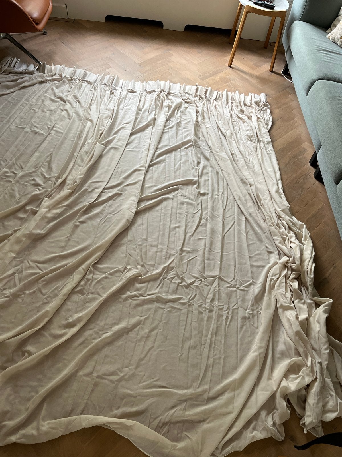 Lichtdoorlatende gordijnen met plooiafwerking, Overige materialen, Gebruikt, Beige, Ophalen of Verzenden