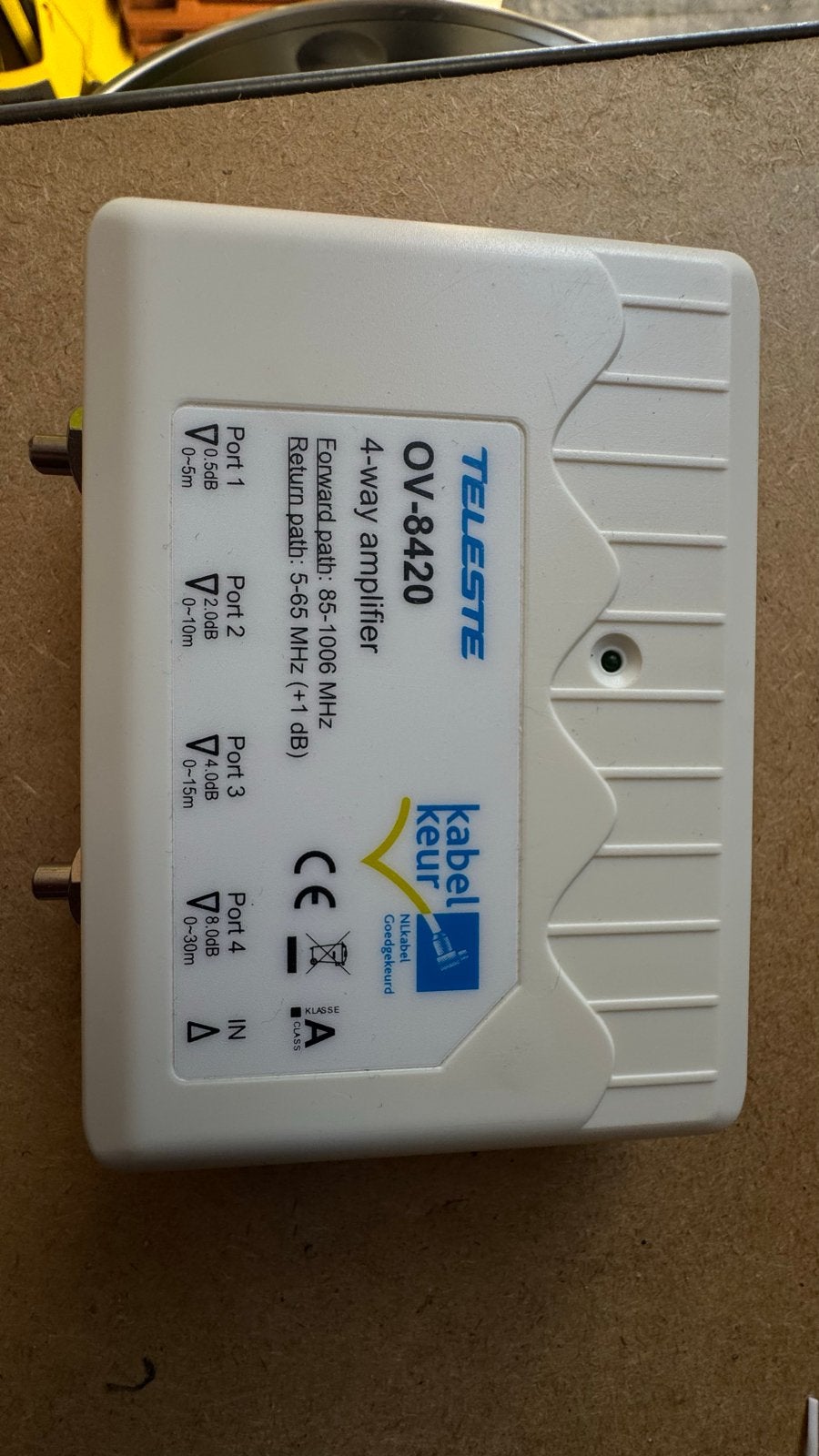 Teleste OV-8420 4-weg versterker Kabel Keur, Ophalen of Verzenden, Gebruikt, Overige kabels