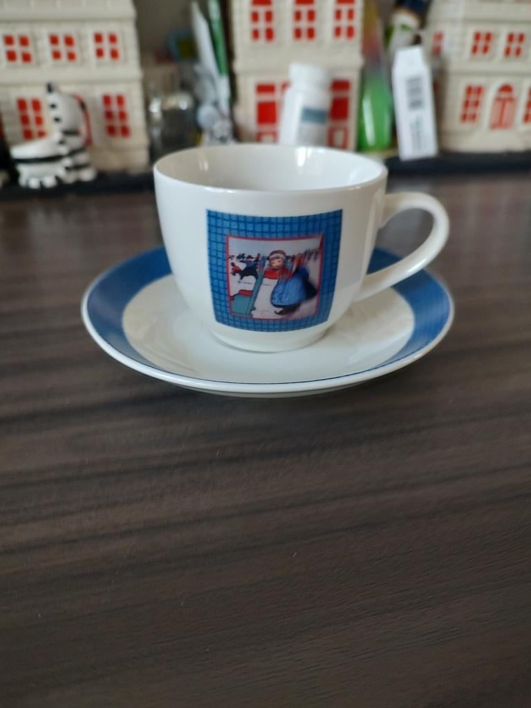 Douwe Egberts kopje met schotel - Rie Cramer, Huis en Inrichting, Keuken | Servies, Keramiek, Ophalen of Verzenden, Zo goed als nieuw
