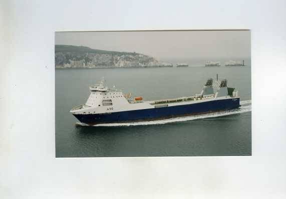 scheepvaart-foto-MARINE-A98-2x, Verzamelen, Scheepvaart, Ophalen of Verzenden, Zo goed als nieuw, Motorboot, Boek of Tijdschrift