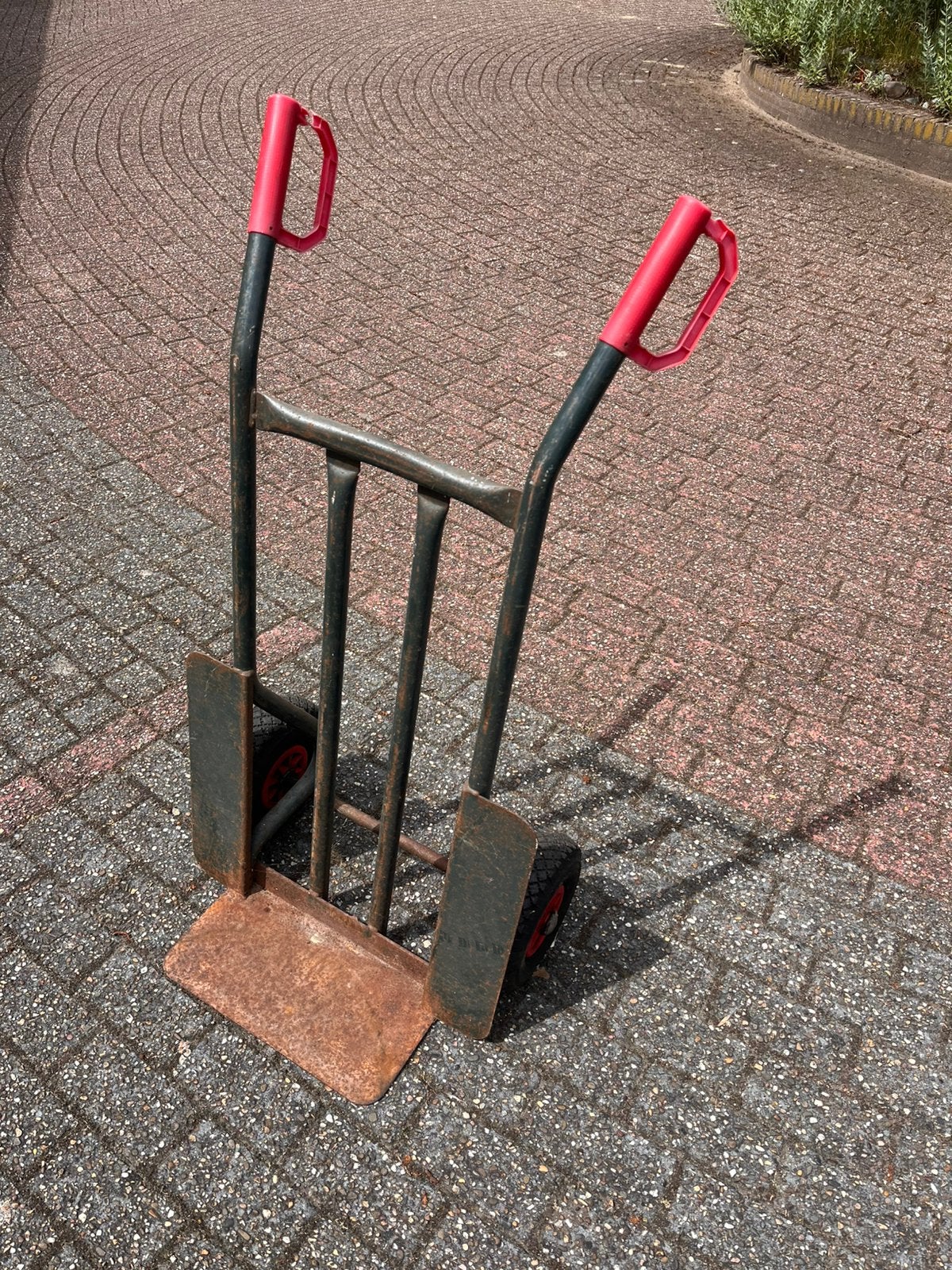 Steekwagen, 60 tot 80 liter, Ophalen, Zo goed als nieuw, Steekwagen