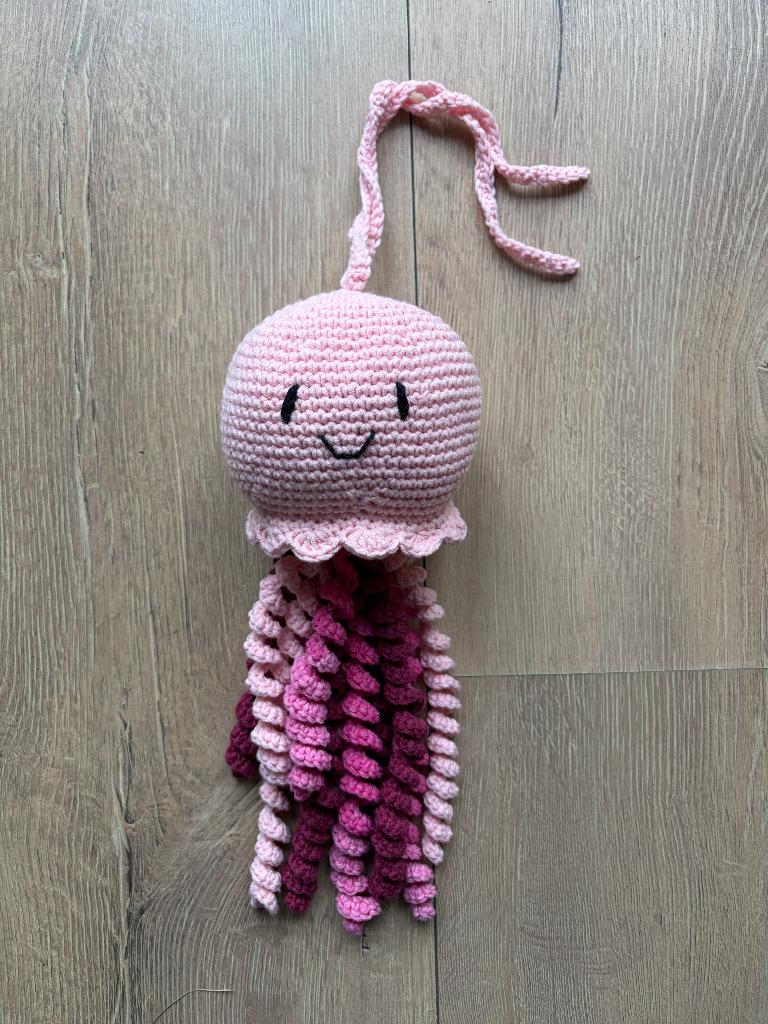 Octopus/ kwal amigurumi knuffel kado/ cadeau baby/ kind, Nieuw, Ophalen of Verzenden, Middelgroot (20 tot 80 cm), Roze