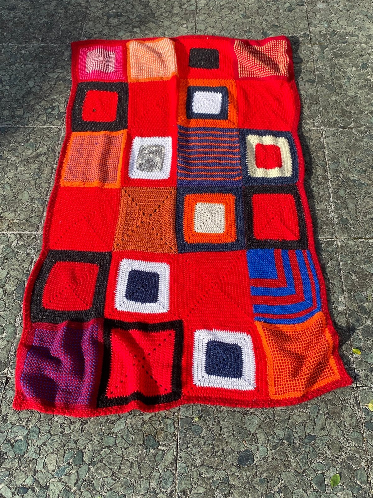 Uniek handgemaakt kleurrijk gehaakt patchwork kleed, Ophalen of Verzenden, Zo goed als nieuw