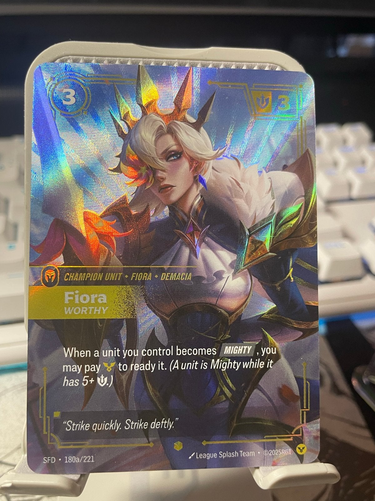 Fiora 180a/221 Alt Art Riftbound League of Legends TCG, Verzenden, Nieuw, Losse kaart, Foil