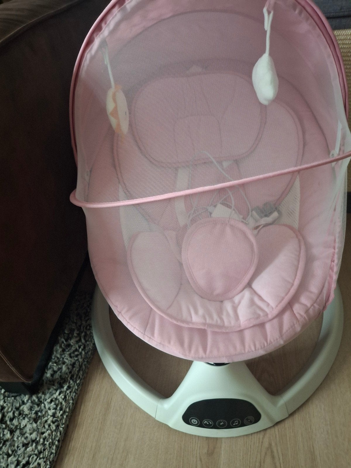 Roze babywieg/schommelstoel met afstandsbediening, Ophalen, Zo goed als nieuw