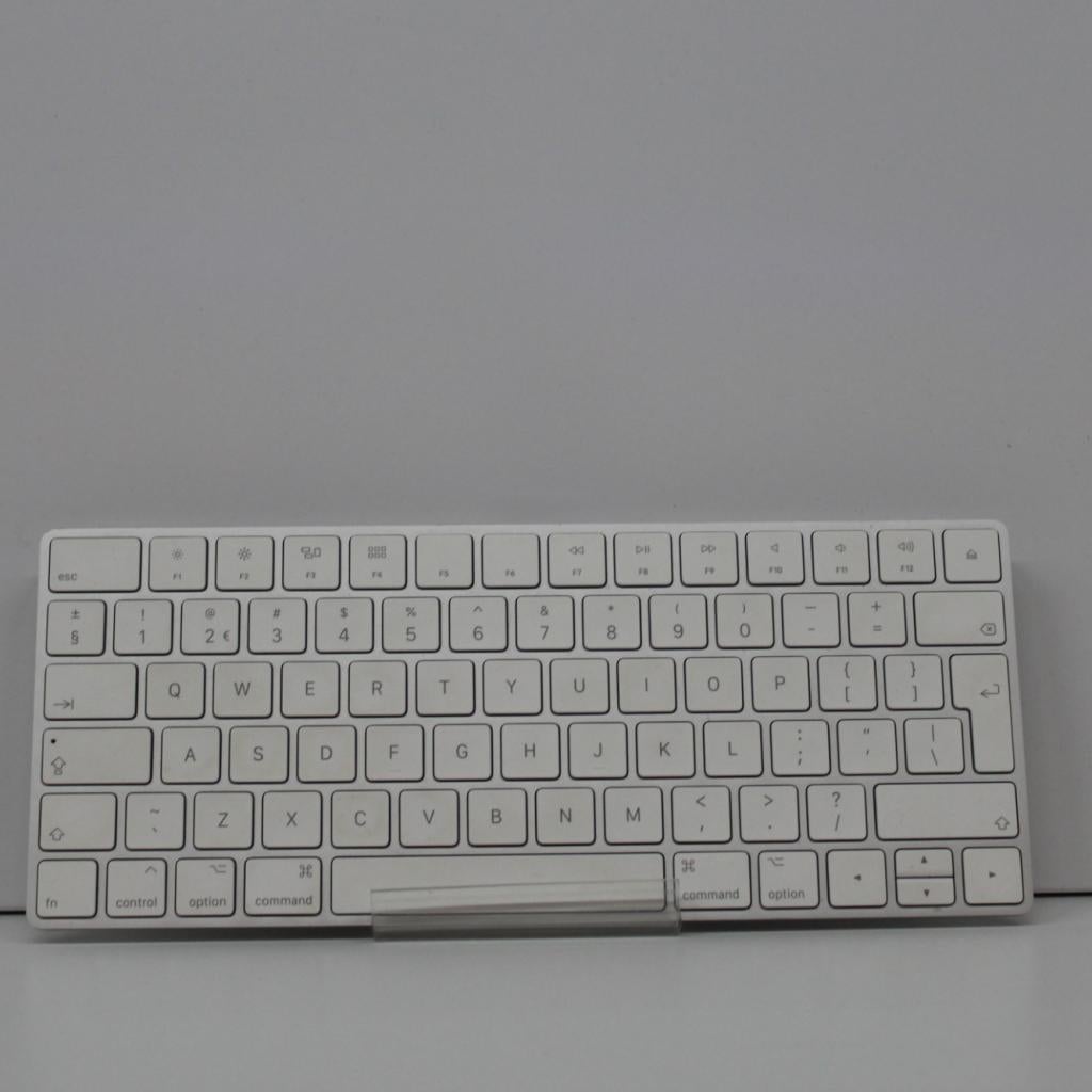 Apple Magic Keyboard 2 - model: A1644 EMC2815, Apple, Zo goed als nieuw, Support@apple.com, One Apple Park Way
Cupertino, CA 95014
United States