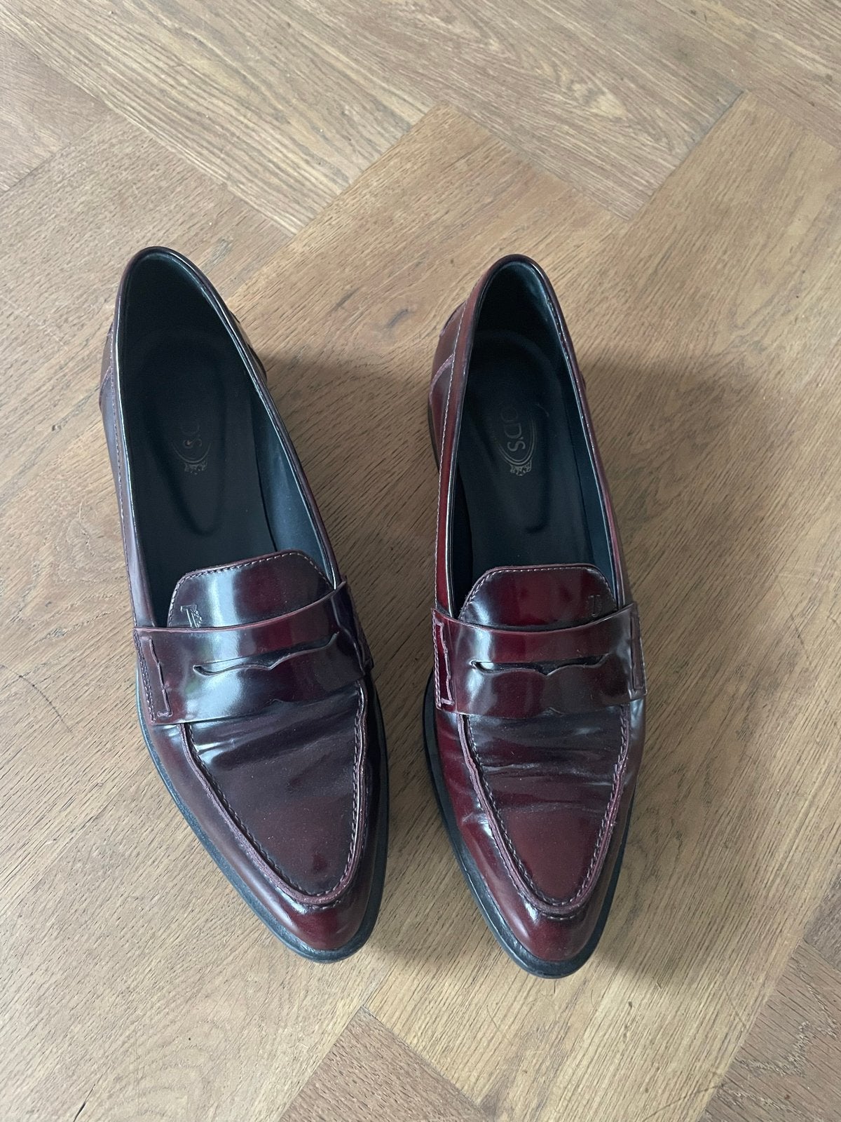 Tods instappers loafers maat 38 - Bordeauxrood leer, Ophalen of Verzenden, Zo goed als nieuw, Rood, Instappers