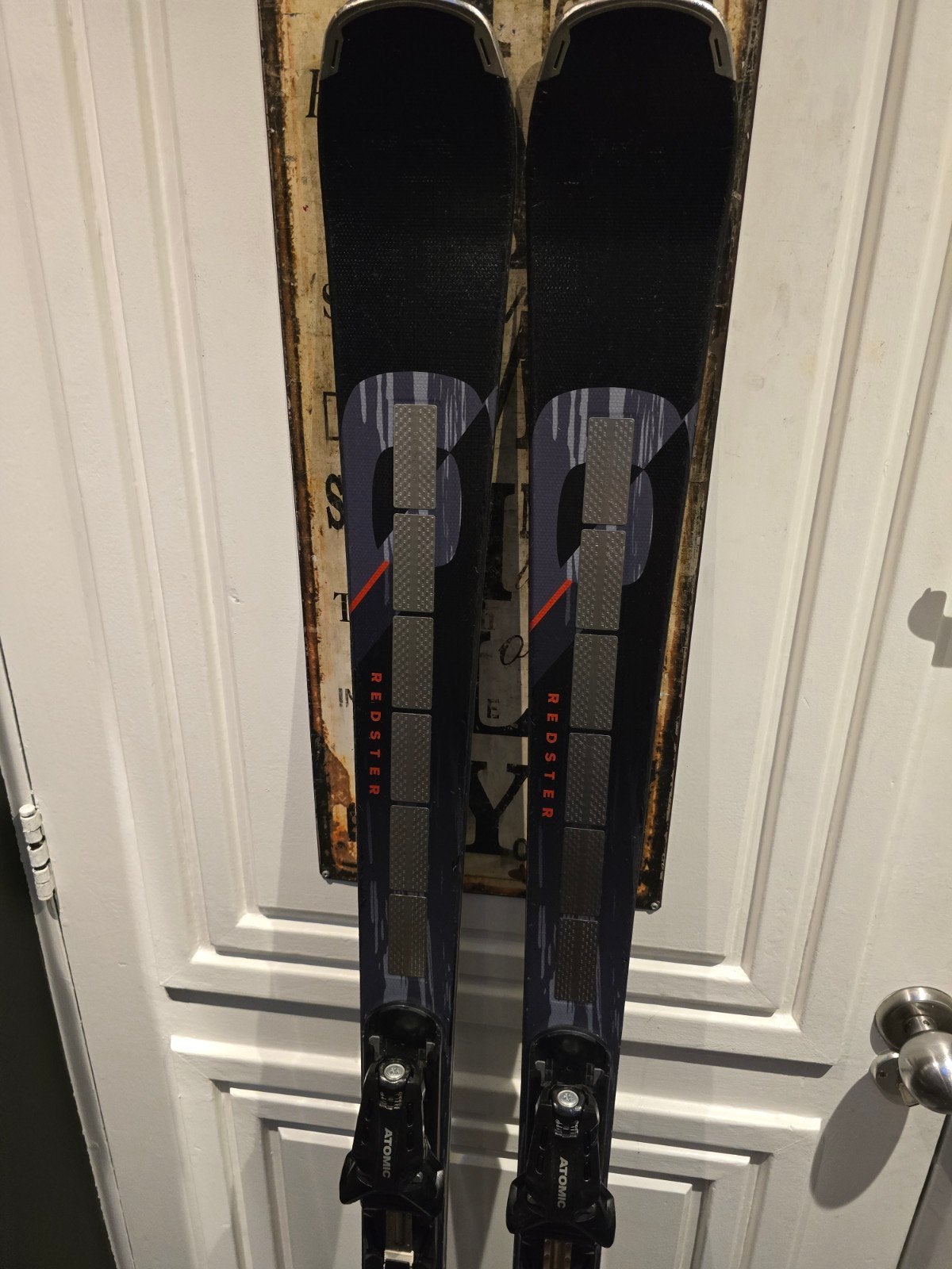 176cm ATOMIC REDSTER Q9 I  REVOSHOCK RVSK LIMITED CARUBA, 160 tot 180 cm, Ophalen of Verzenden, Zo goed als nieuw, Carve