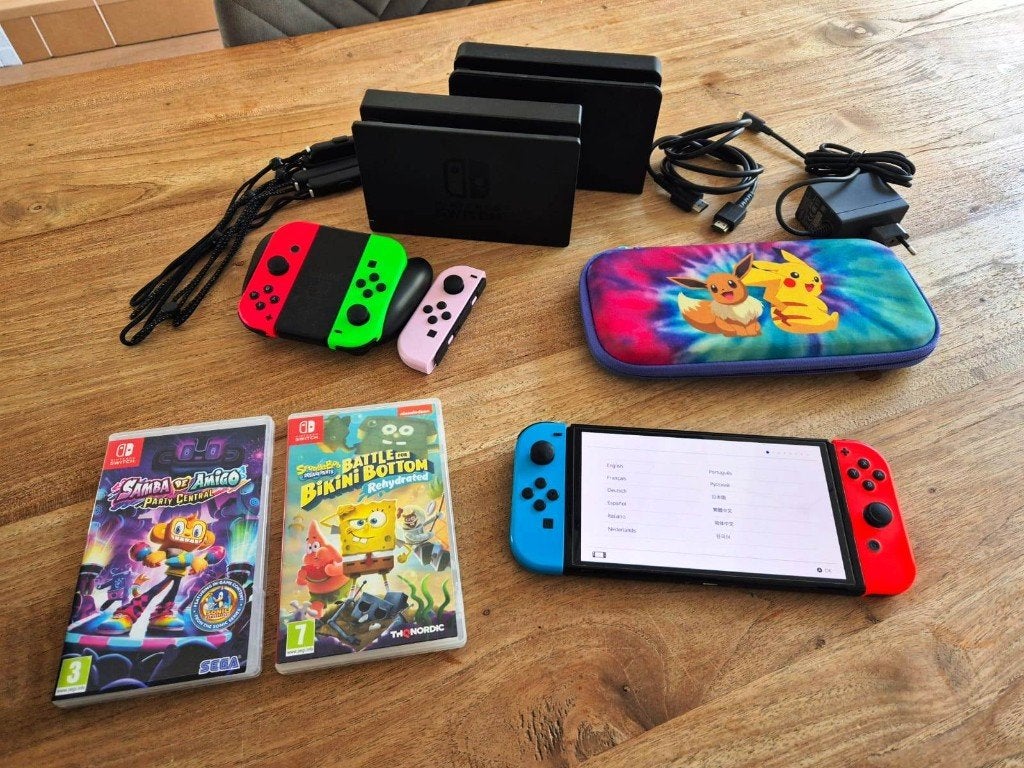 Nintendo Switch 1 Oled 2024, Met 3 controllers of meer, Switch OLED, Ophalen, Gebruikt