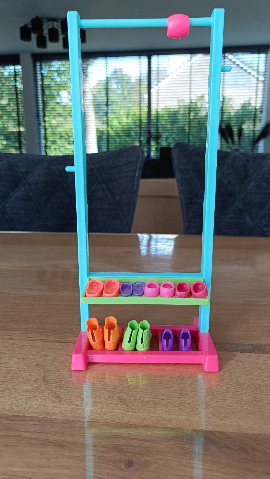 Barbie kledingrek met schoenen - Zo goed als nieuw, Kinderen en Baby's, Ophalen of Verzenden, Zo goed als nieuw, Barbie